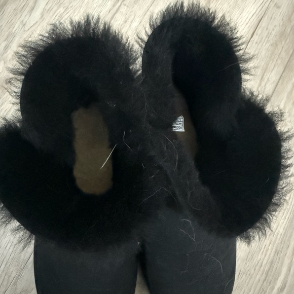 UGG Black Fur-Lined Winter Boots with Crystal Accent - Mini Bailey Button Bling - Picture 4 of 4